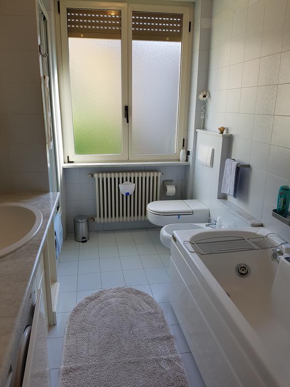 Casa Elena Lejlighed Albese Con Cassano Eksteriør billede