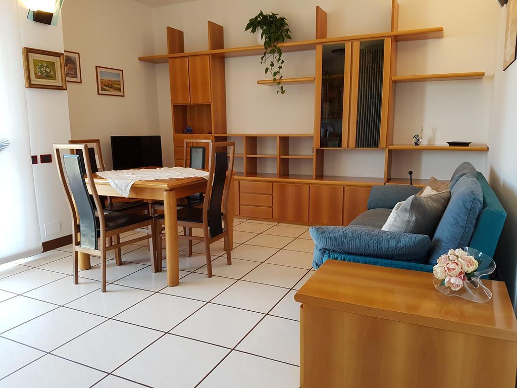 Casa Elena Lejlighed Albese Con Cassano Eksteriør billede